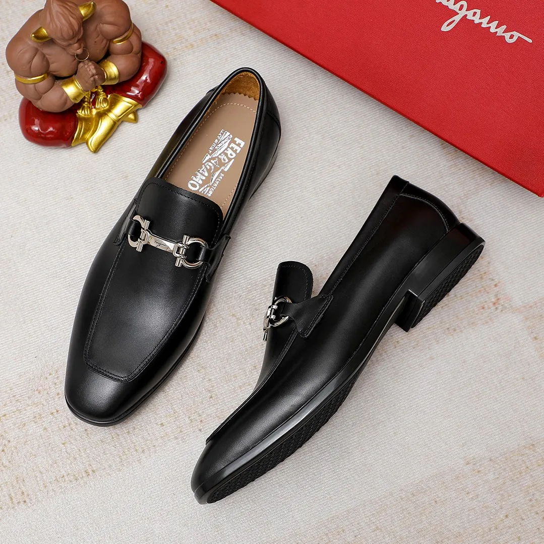 Men's shoes 💰600 🕷🕷🐂【Ferragamo】 Popular fashion casual shoes🇨🇳Official website counter 1:1 production, original mold opening💯Good quality can be seen, imported high-end first-layer pebbled calfskin, water-dyed🐂leather lining🌿very clear texture, high-quality waterproof, non-slip and wear-resistant outsole🎋high quality and low price, truly handmade🍓, 5 colors available! Code number 38-44 (45. To be customized)